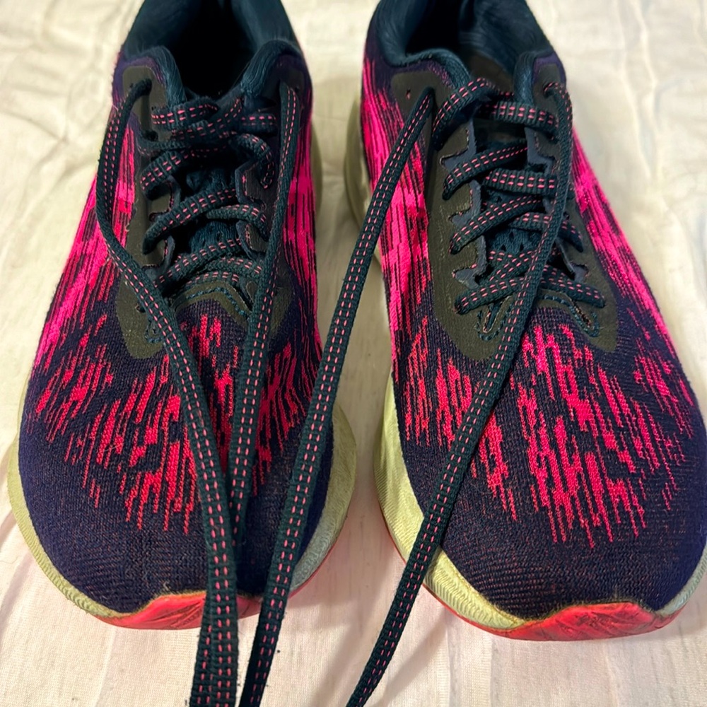 ASICS nova blast3 size 8